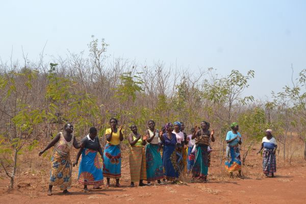 a-group-of-vnrmc-women-members-sing-and-dance-for-masaf-iv-project-in-their-area-c-abel-ikiloni-mana032D8468-97D5-69AD-9396-15D24F433E5B.jpg