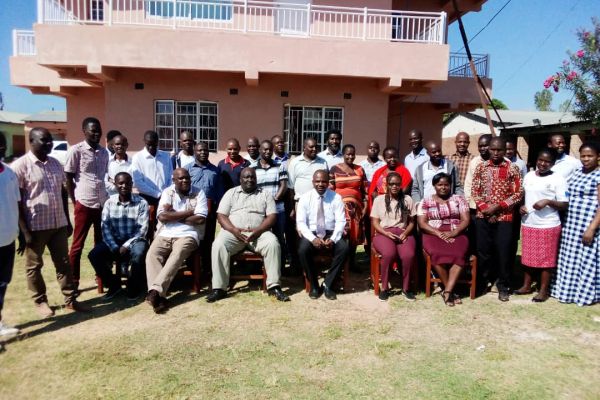 group-photo-of-the-participants-to-the-training-with-tohno-centre-right-and-chautsi-centre-left-pic-by-stanley-nkhondoyachepaACB7E3D7-97AF-55D0-0729-536D35F87E8F.jpg