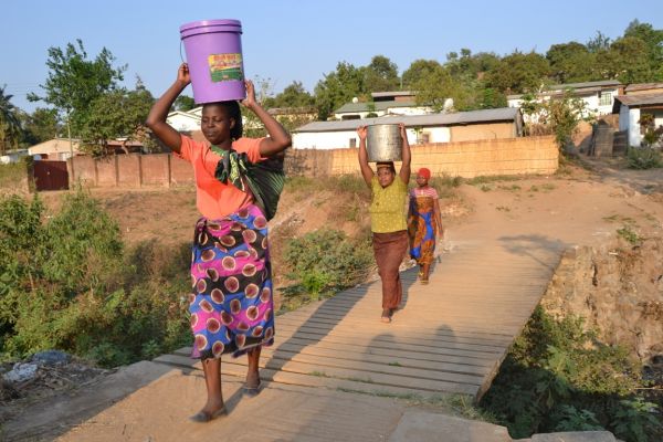 people-enjoying-the-fruits-of-nlgfc-through-chilomoni-village-development-committee-at-tavern-bridge-in-chilomoni-blantyre-c-abel-ikiloni-mana-16BCB0F00-E12E-660F-DD31-7615DEDF895D.jpg