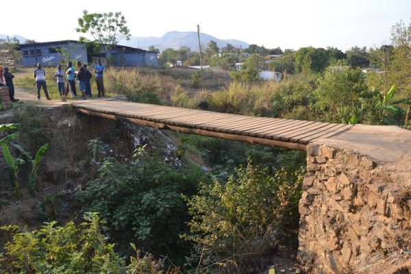 tavern-bridge-in-chilomoni-constructed-by-chilomoni-village-development-committee-blantyre-c-abel-ikiloni-mana-28AFC2200-9804-0C04-2822-11D3386CFAB2.jpg